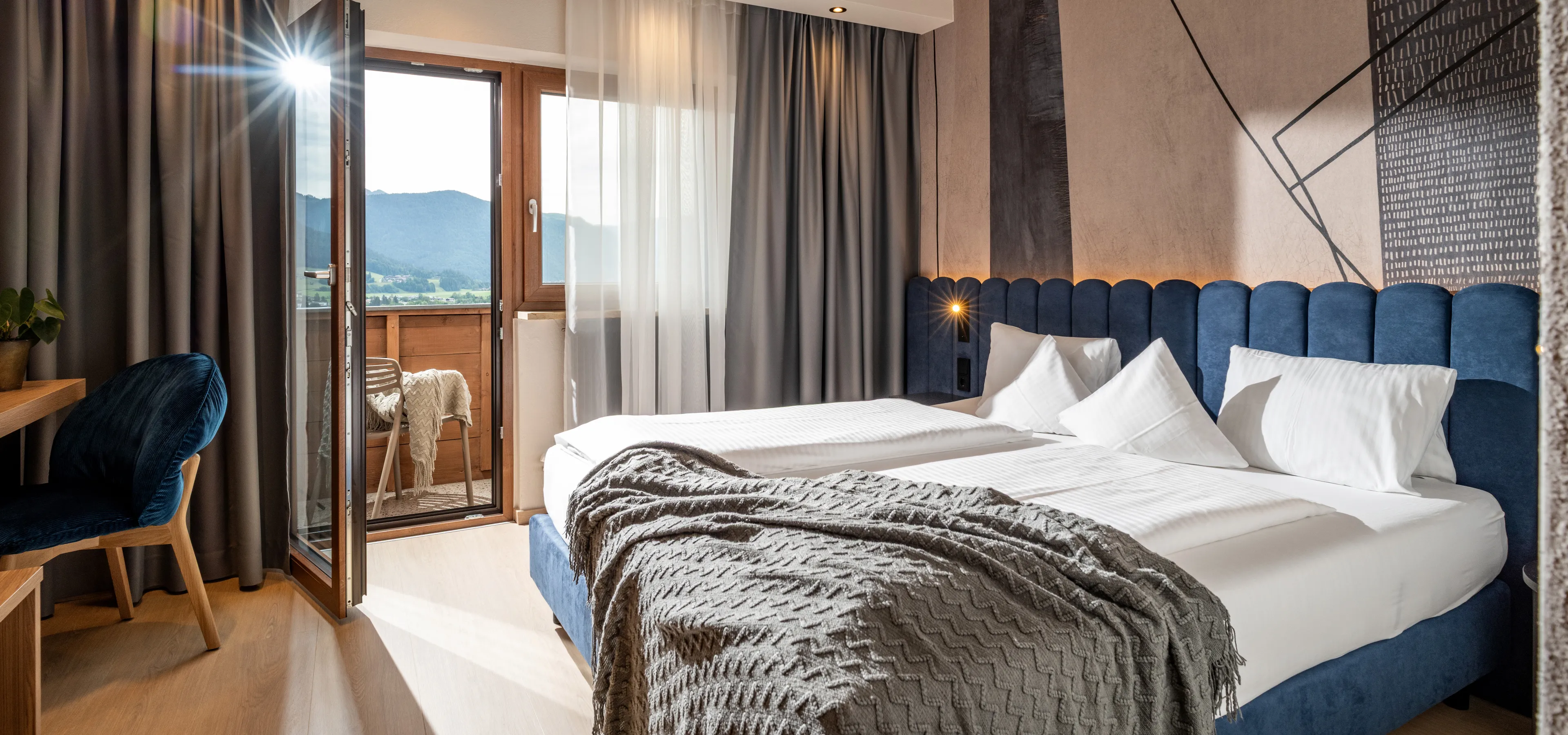 Modernes Zimmer im Hotel Gasthof Schöne Aussicht in St. Johann