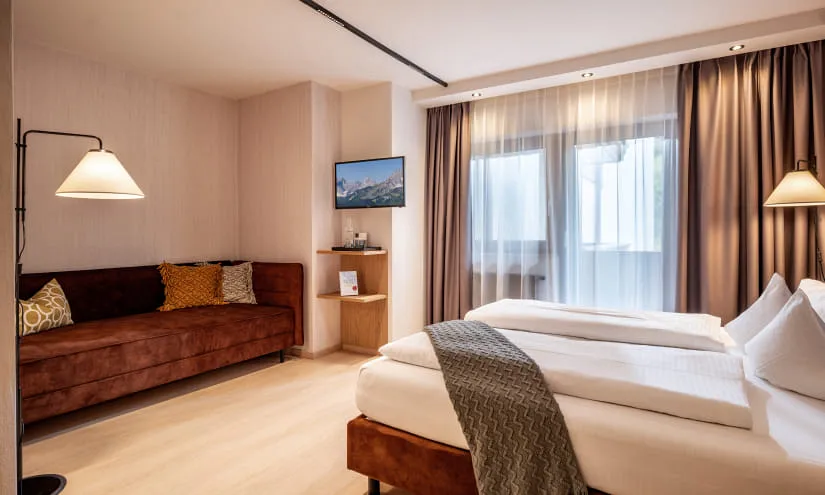 Modernes Zimmer im Hotel Gasthof Schöne Aussicht, St. Johann